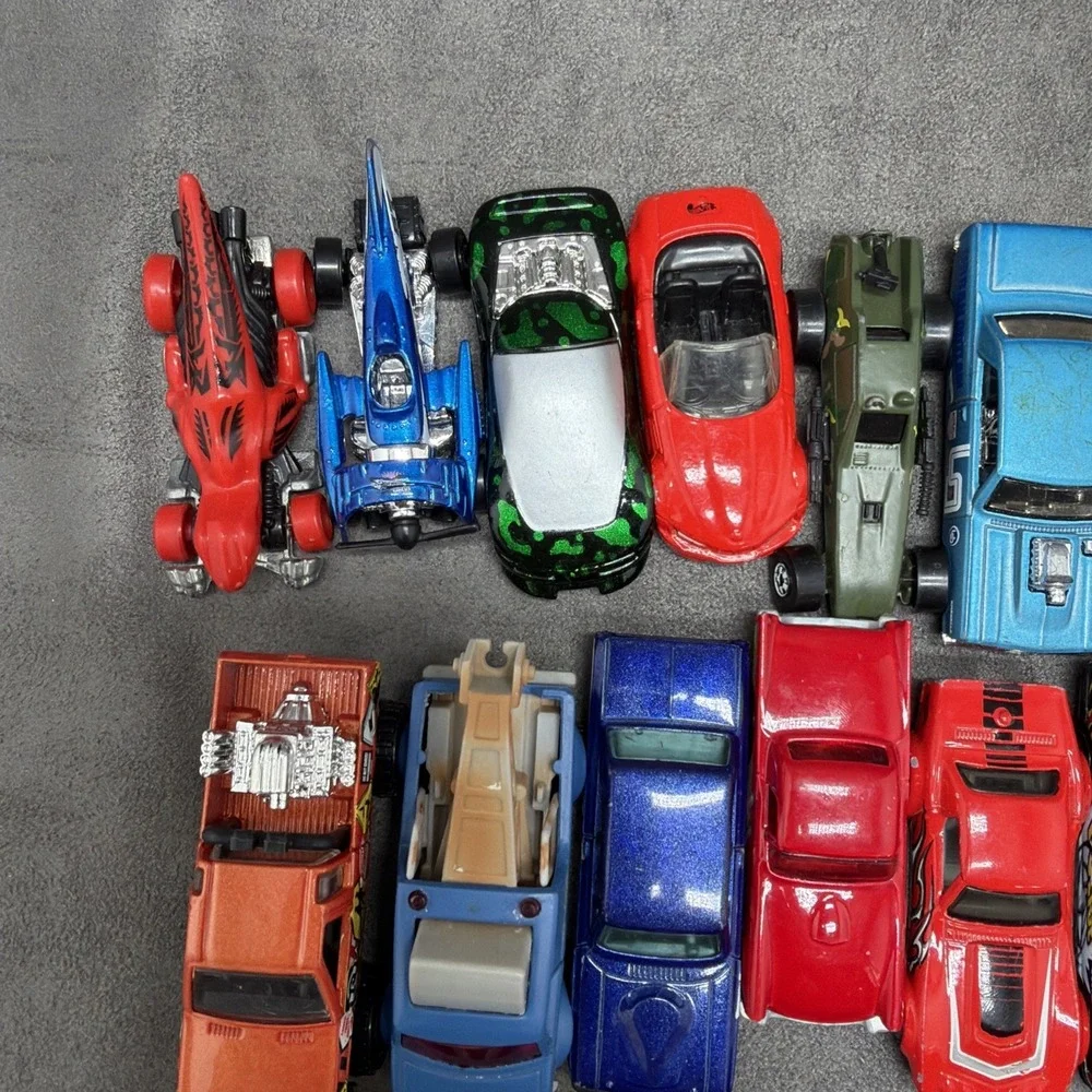 Matchbox Hotwheels & Maisto Toy Car Lot Of 23